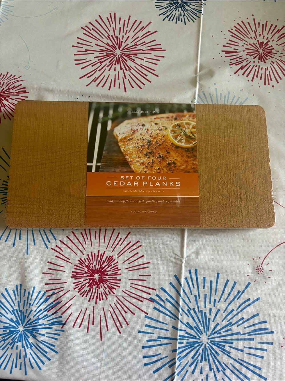 NWT. WILLIAMS SONOMA CEDAR PLANKS SET OF 4